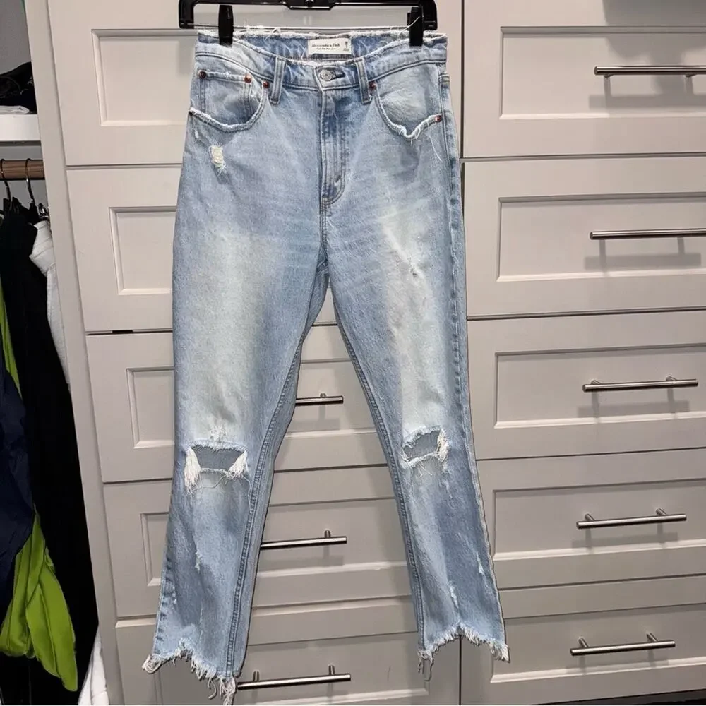 Abercrombie & Fitch High Rise Mom Jean 26 Regular Light Wash - Picture 1 of 7